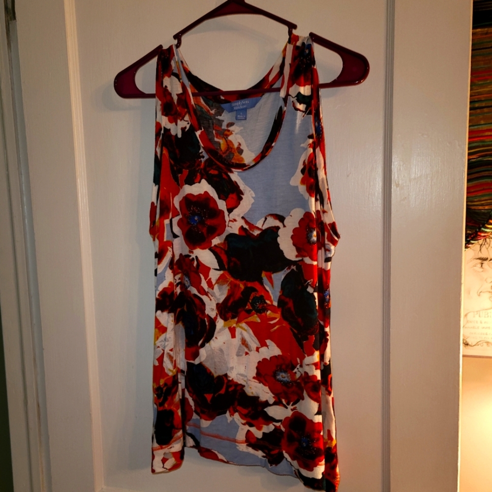 Simply Vera Vera Wang Large floral top